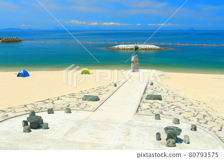 [Ehime Prefecture] Futami Seaside Park under sunny weather 80793575