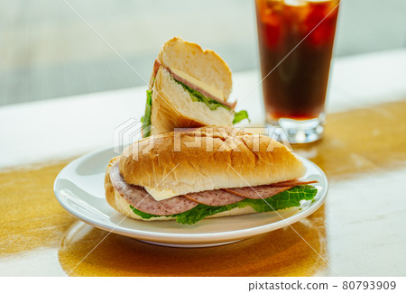 Iced Americano Coffee and Sandwich Cafe Brunch 80793909
