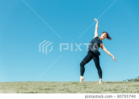 運動/運動/瑜伽/古典芭蕾/跳躍 80795740