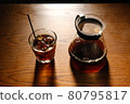 Why don't you make iced coffee with hand drip on holidays? Four 80795817
