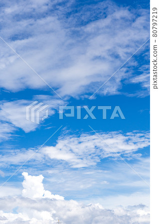Summer clouds in the midsummer summer sky Summer clouds in the midsummer summer sky 80797219