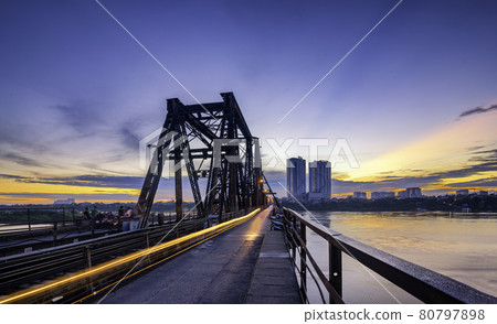 The Long Bien brige in Ha Noi Capital, viet nam The Long Bien brige in Ha Noi Capital, viet nam 80797898