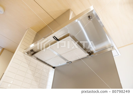 Range hood with new filter 80798249