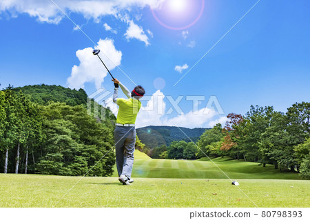 Golf course teeing ground with beautiful fresh green 80798393