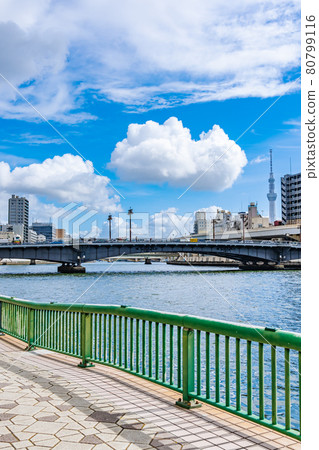 東京的都市風景 兩國橋周邊的風景 80799116