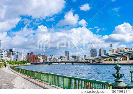 東京的都市風景 兩國橋周邊的風景 80799124