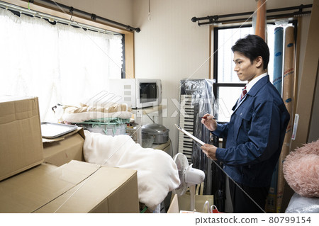 推銷員為整理做報價 80799154