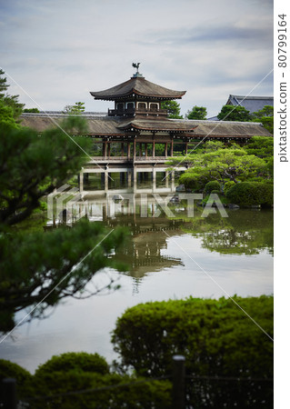 京都平安神宮竹內清寶池和太平閣 照片素材 圖片 圖庫