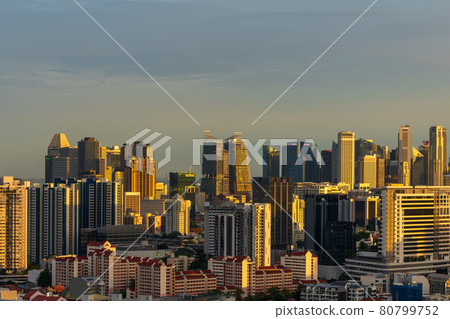 [Singapore] Evening view of Singapore's Whampoa area 80799752