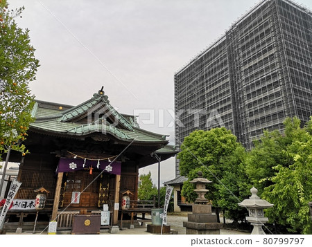 Koroku Shrine Haiden Sky在背景中和在建中的建築物 Koroku Shrine Haiden Sky在背景中和在建中的建築物 80799797