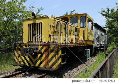 廢棄的鐵路痕跡機車 廢棄的鐵路痕跡機車 80801203