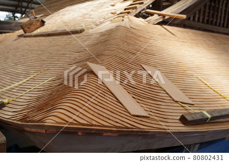 Re-roofing repair of moss on the roof of the temple mausoleum 80802431