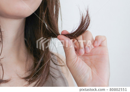 有頭髮提示的女人 80802551