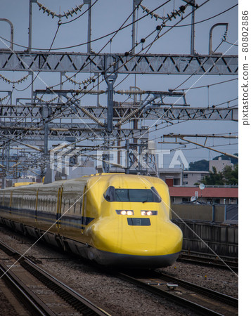 Yellow Shinkansen Yellow Shinkansen 80802886