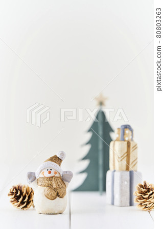 Snowman and Christmas tree Snowman and Christmas tree 80803263