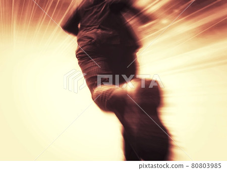 Illustration of a businessman running toward the goal Illustration of a businessman running toward the goal 80803985