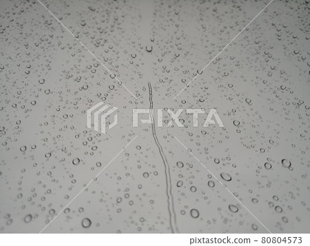 Rain seen from the car 80804573