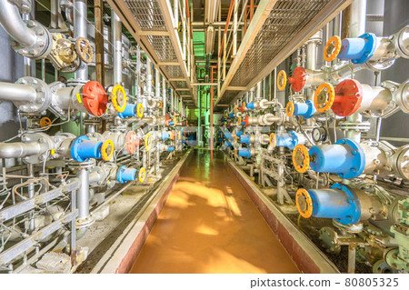 Inside the factory (factory, chemical factory, power generation, plant) Inside the factory (factory, chemical factory, power generation, plant) 80805325