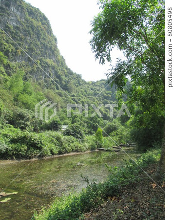 Vietnam Mountains and Rivers and Vietnam Feelings: Scenery near the entrance to Bird Park on the outskirts of Tam Coc Vietnam Mountains and Rivers and Vietnam Feelings: Scenery near the entrance to Bird Park on the outskirts of Tam Coc 80805498