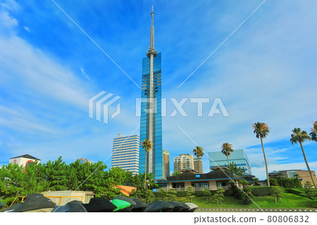 [Fukuoka Prefecture] Fukuoka Tower in fine weather (seaside mochi) 80806832