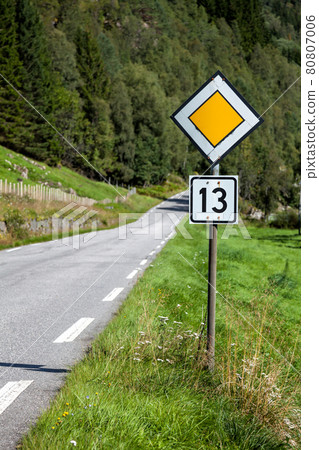 Unlucky or lucky road 80807006