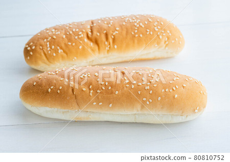 Hot dog roll 80810752