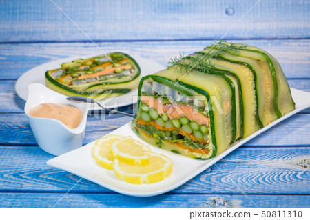 Recipe of marbled vegetables, salmon and langoustines, terrine salmon vegetables and langoustines 80811310