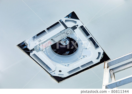 Commercial use air conditioner renewal work 80811344