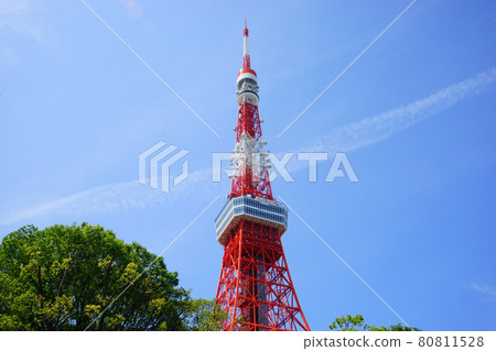 東京塔藍天背景 東京塔藍天背景 80811528