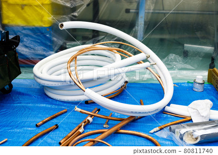 Commercial ceiling cassette type air conditioner renewal work Refrigerant pipe replacement work Commercial ceiling cassette type air conditioner renewal work Refrigerant pipe replacement work 80811740