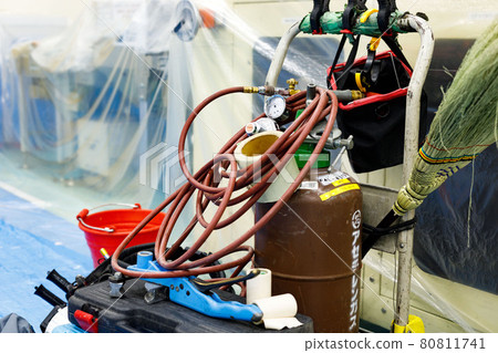 Commercial ceiling cassette type air conditioner renewal work Refrigerant pipe replacement work 80811741