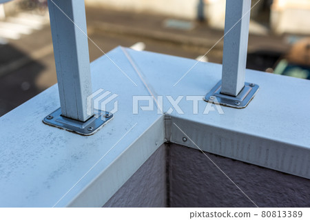 陽台欄杆上的污垢 80813389