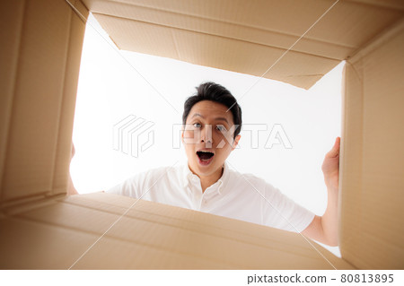 中間人紙板行李箱 80813895