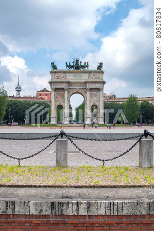 Arch of Peace known also as Arco della Pace in Milan, Italy. 80817834