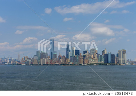 Panorama view Lower Manhattan of cityscape and famous skyscrapers in New York City Panorama view Lower Manhattan of cityscape and famous skyscrapers in New York City 80818478