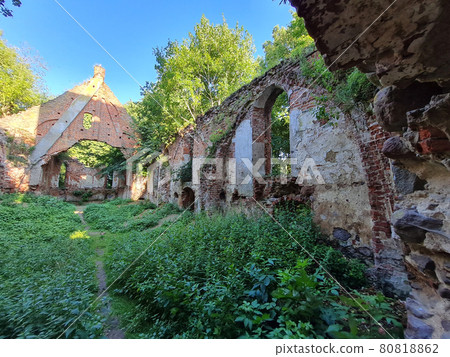 ruins of church ruins of church 80818862