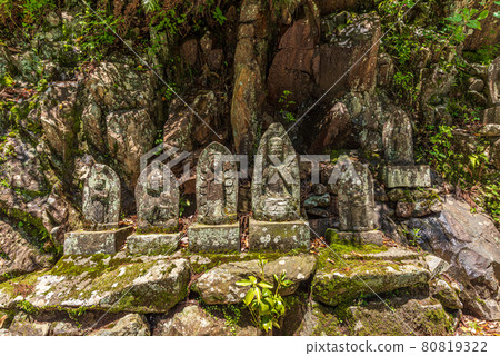 Horse head Kannon statue group 80819322