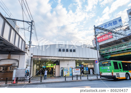Cityscape: In front of Waseda Exit of Takadanobaba Station, sandwiched between the Seibu Shinjuku Line and the Yamanote Line, Shinjuku-ku, Tokyo 80820437