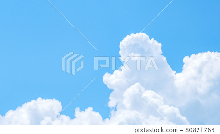 Summer sky 80821763