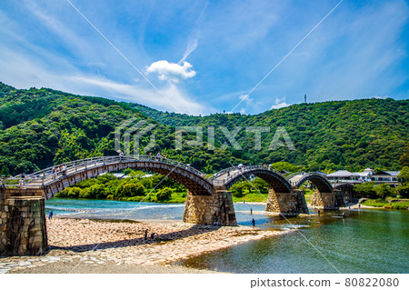 山口縣岩國市天氣晴朗的錦帶橋 80822080