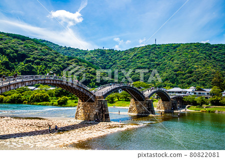 Kintaikyo Bridge in fine weather, Iwakuni City, Yamaguchi Prefecture 80822081
