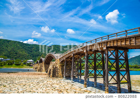 山口縣岩國市天氣晴朗的錦帶橋 80822088