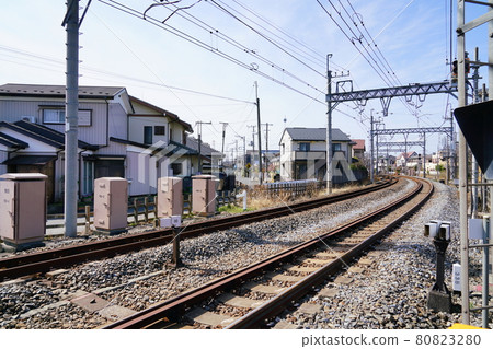 房屋和鐵軌 房屋和鐵軌 80823280