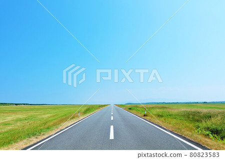 Hokkaido Summer Blue Sky Esanuka Line 80823583