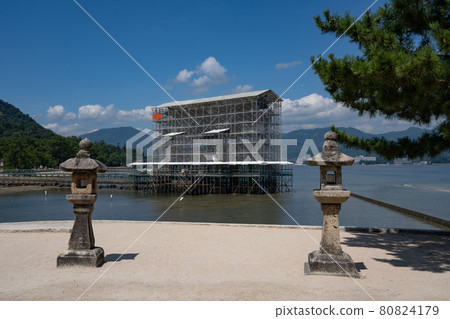 Itsukushima Shrine's Otorii <Miyajima, Hiroshima Prefecture / August 2021> 80824179