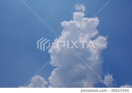 夏天的雲層的形象 夏天的雲層的形象 80825504