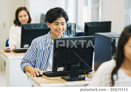IT學校學生合影拍攝合作:中央工業大學附屬日本語學校 IT學校學生合影拍攝合作:中央工業大學附屬日本語學校 80825553