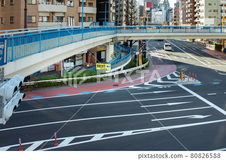 An intersection where you can always turn left at Shibuya Bridge on Meiji-dori and Komazawa-dori 80826588