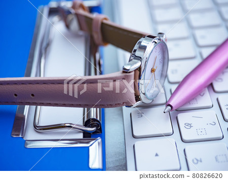 Business image · binder · PC · female 80826620