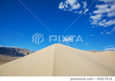 Sand dunes Sand dunes 80827018
